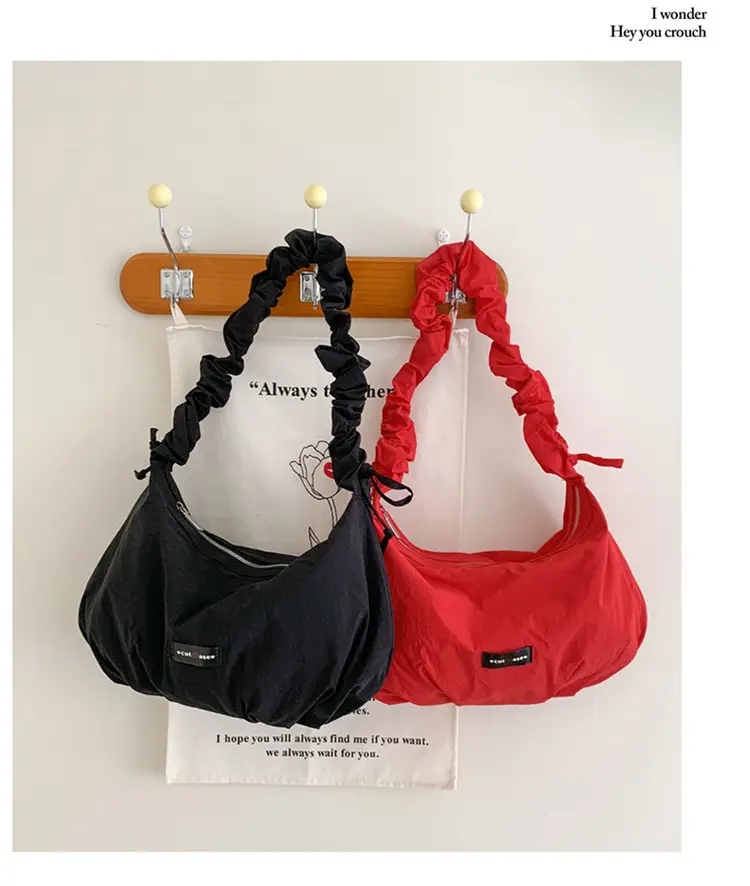 Red Pleated Women's Shoulder Bag 2025 Casual Large Capacity — feature 5