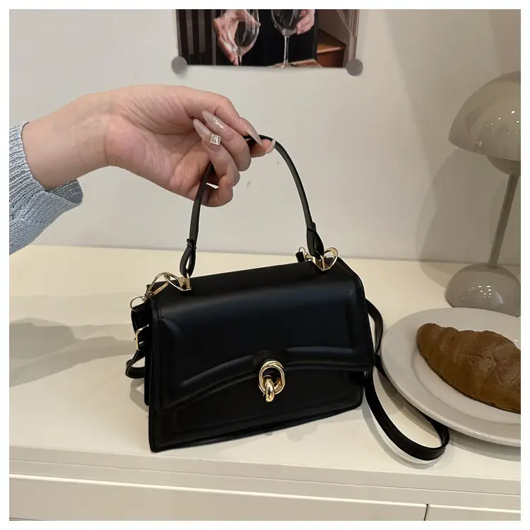 Women's Cream Leather Shoulder Crossbody Bag 2025 — feature 9
