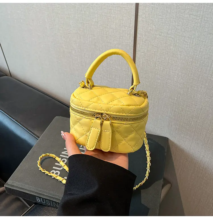 2025 New Silver Quilted Crossbody Bag with Chain Strap — feature 23
