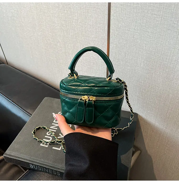 2025 New Silver Quilted Crossbody Bag with Chain Strap — feature 24