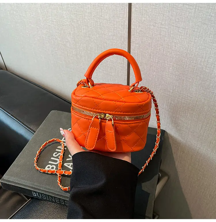 2025 New Silver Quilted Crossbody Bag with Chain Strap — feature 25