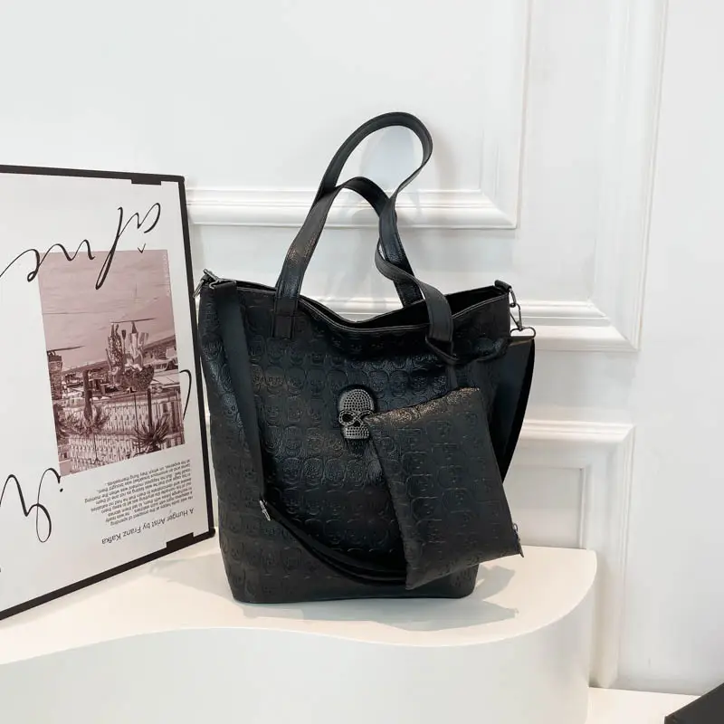 European Commuter Tote Bag with Coin Purse, Black Quilted, Large Capacity - Image 3