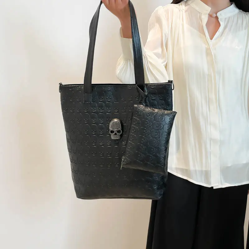 European Commuter Tote Bag with Coin Purse, Black Quilted, Large Capacity - Image 4