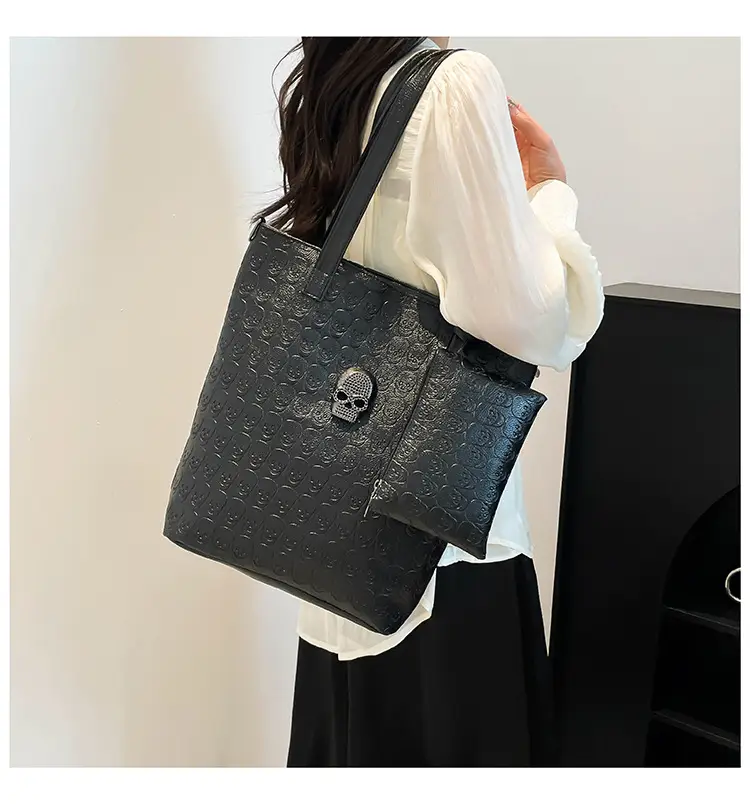 European Commuter Tote Bag with Coin Purse, Black Quilted, Large Capacity — feature 17