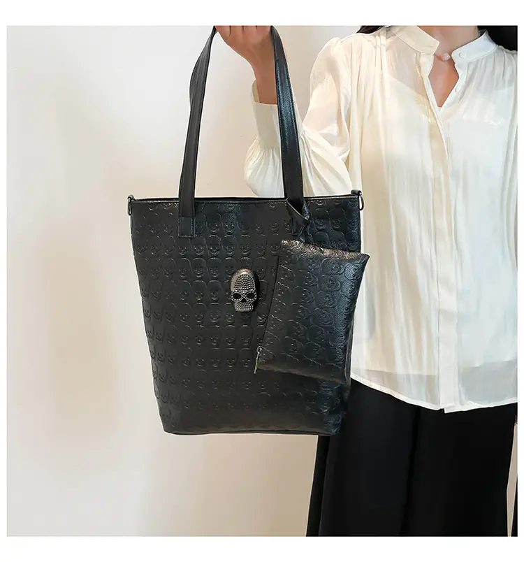 European Commuter Tote Bag with Coin Purse, Black Quilted, Large Capacity — feature 19
