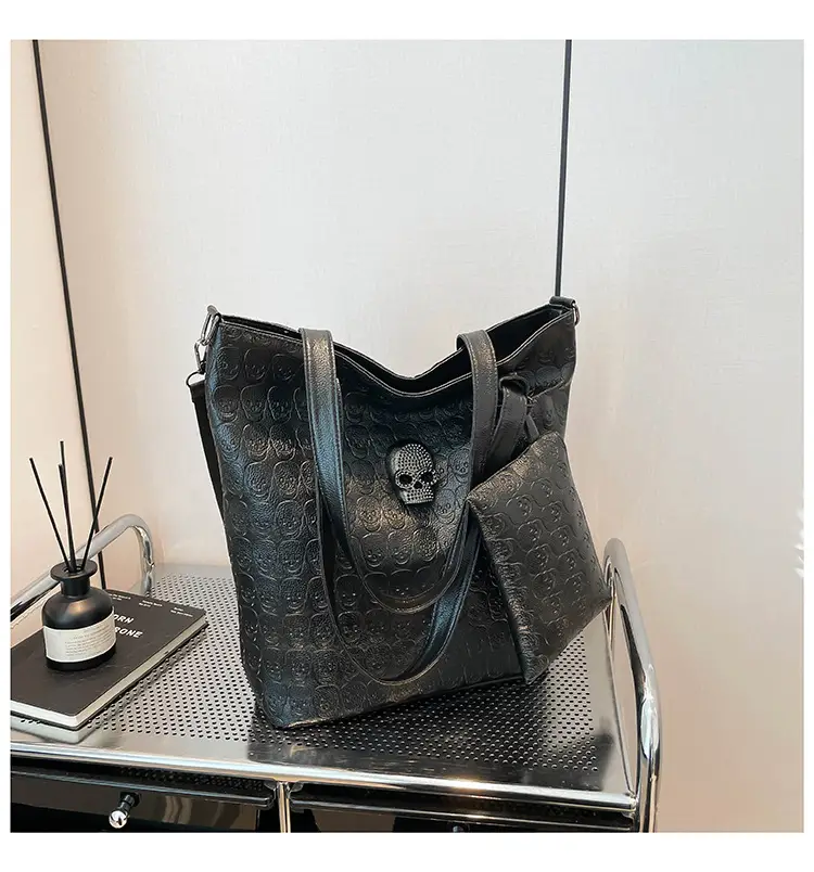 European Commuter Tote Bag with Coin Purse, Black Quilted, Large Capacity — feature 21