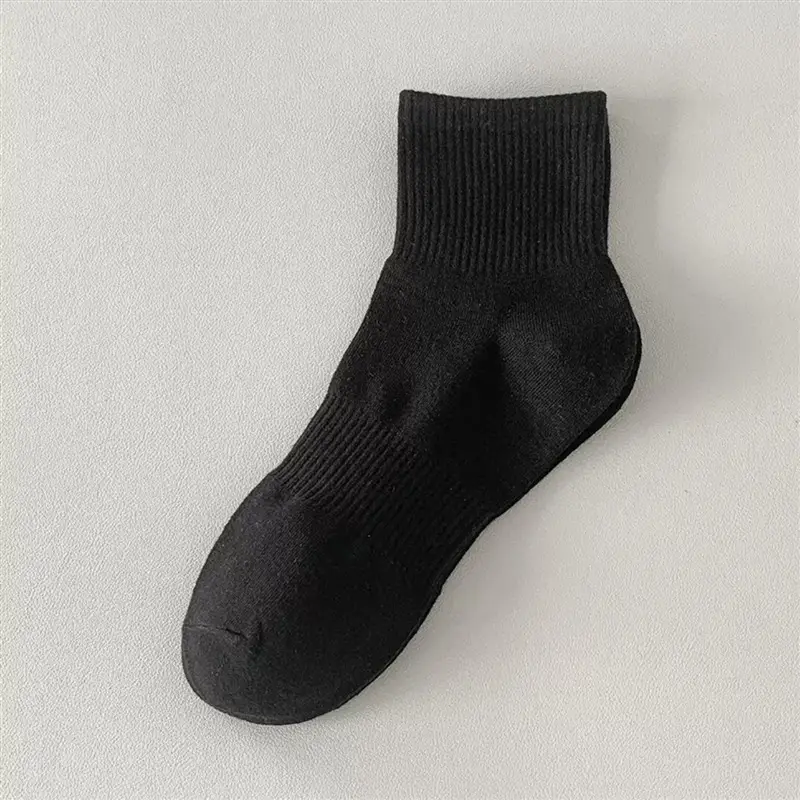 Disposable Daily White Socks for Men and Women, Autumn and Winter Women's Mid-Calf Socks, Solid Color No-Show Socks, Sports Compression Basketball Cotton Socks