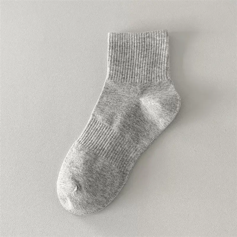 Disposable Daily White Socks for Men and Women, Autumn and Winter Women's Mid-Calf Socks, Solid Color No-Show Socks, Sports Compression Basketball Cotton Socks