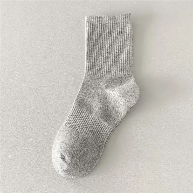 Disposable Daily White Socks for Men and Women, Autumn and Winter Women's Mid-Calf Socks, Solid Color No-Show Socks, Sports Compression Basketball Cotton Socks