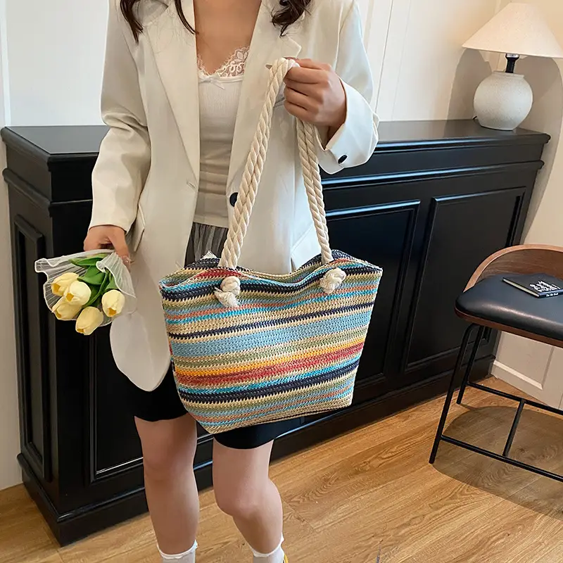 Straw Bag for Summer Beach Vacation Fashion Trend - Image 2