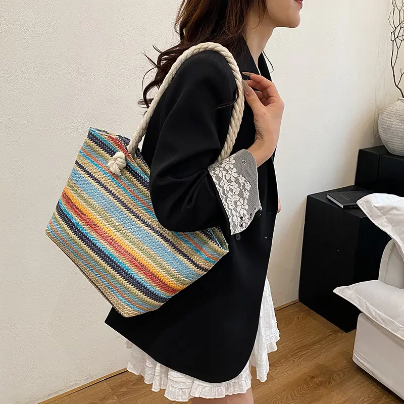 Straw Bag for Summer Beach Vacation Fashion Trend - Image 4