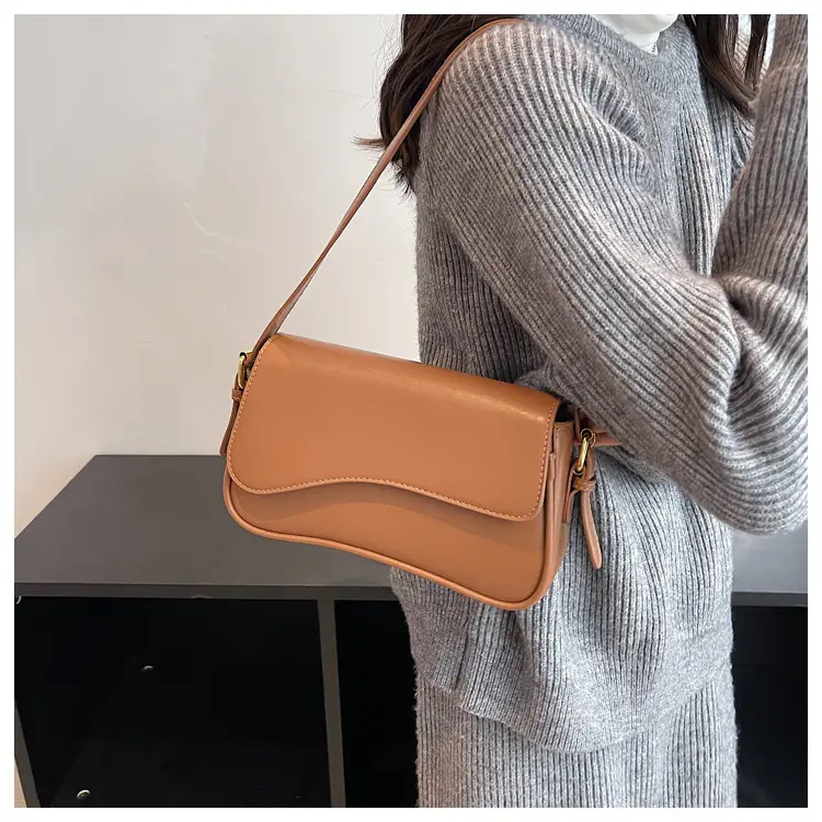 Small Brown Leather Crossbody Bag for Women 2025 — feature 9