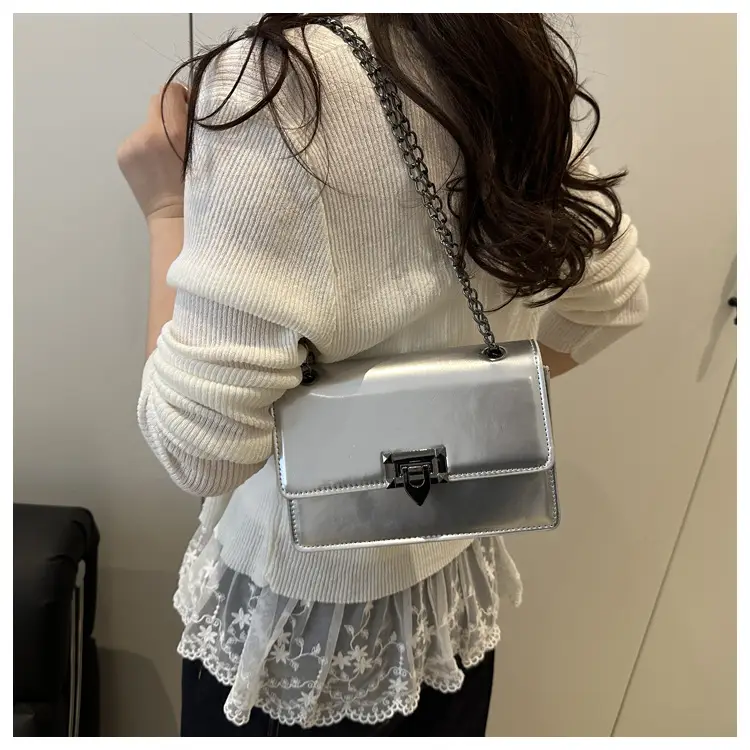 White Retro Crossbody Bag for Women 2025 — feature 15