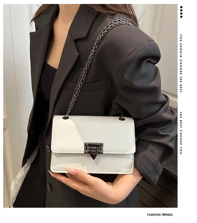 White Retro Crossbody Bag for Women 2025 — feature 2