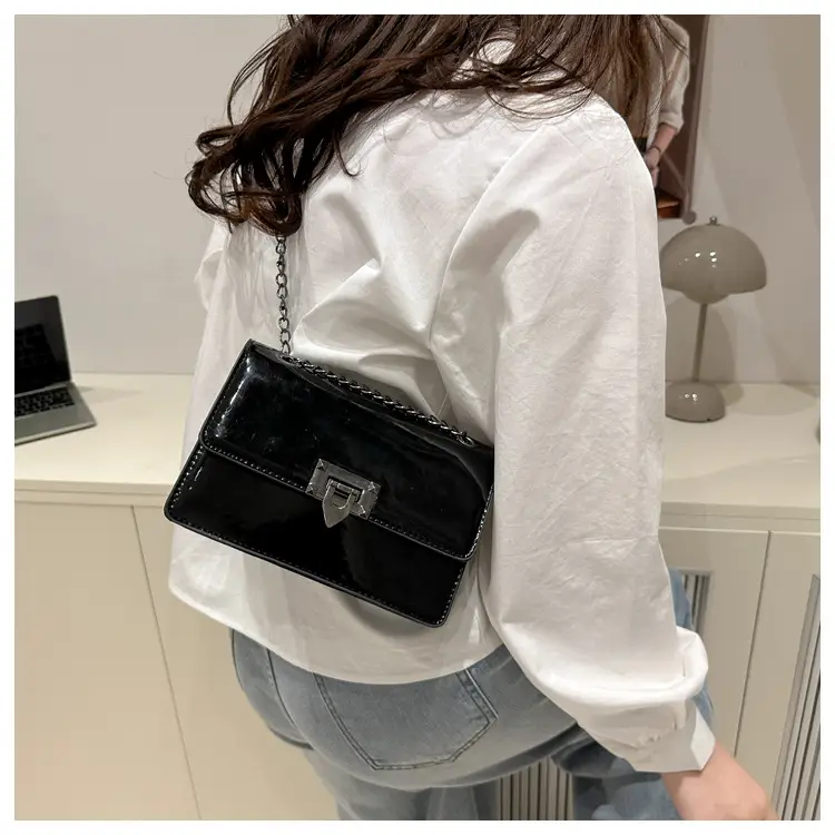 White Retro Crossbody Bag for Women 2025 — feature 20