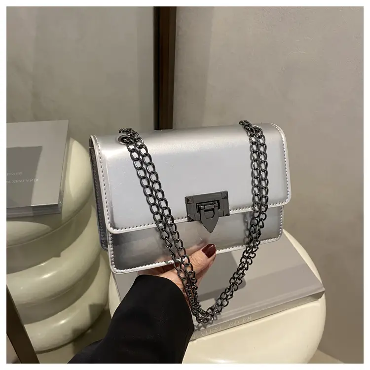 White Retro Crossbody Bag for Women 2025 — feature 23