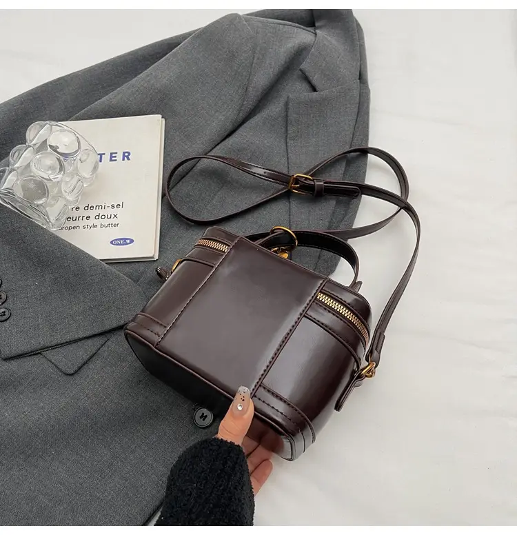 Brown Leather Crossbody Bag for Women with Gold Zippers — feature 36