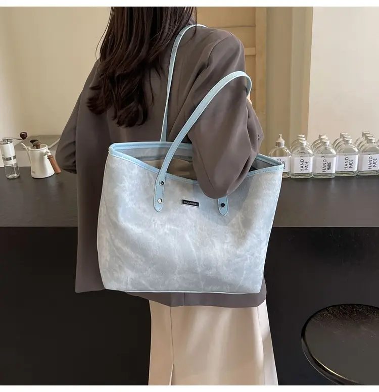 Women's Beige Large Capacity Shoulder Tote Bag 2025 — feature 23