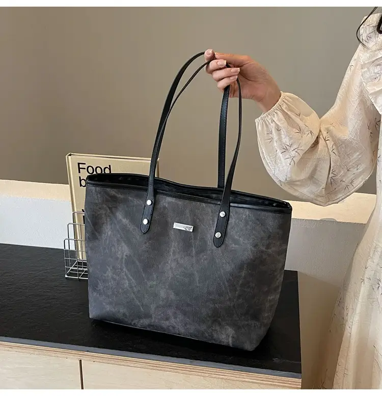 Women's Beige Large Capacity Shoulder Tote Bag 2025 — feature 31