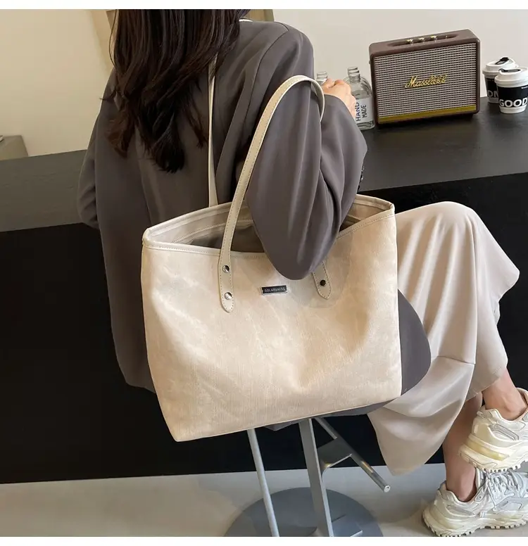Women's Beige Large Capacity Shoulder Tote Bag 2025 — feature 34