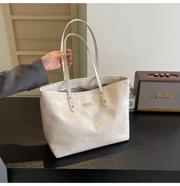 Women's Beige Large Capacity Shoulder Tote Bag 2025 — feature 40