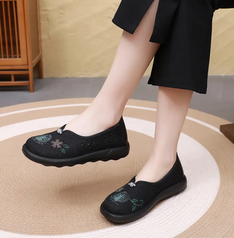 Summer Mom Shoes, Traditional Beijing Cloth Shoes for Women, Soft-Soled, Non-Slip, Elderly Shoes, 2026 New Model, Breathable Grandma Shoes — feature 23
