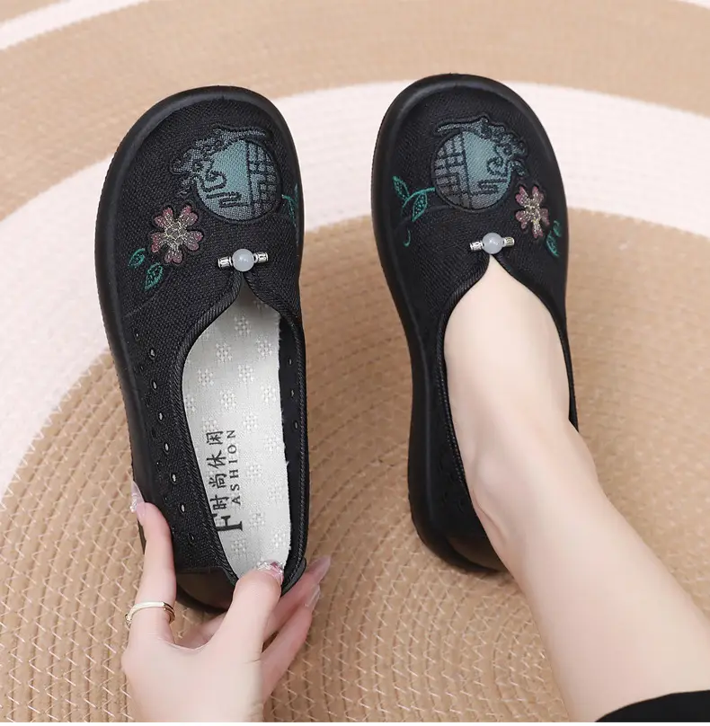Summer Mom Shoes, Traditional Beijing Cloth Shoes for Women, Soft-Soled, Non-Slip, Elderly Shoes, 2026 New Model, Breathable Grandma Shoes — feature 24