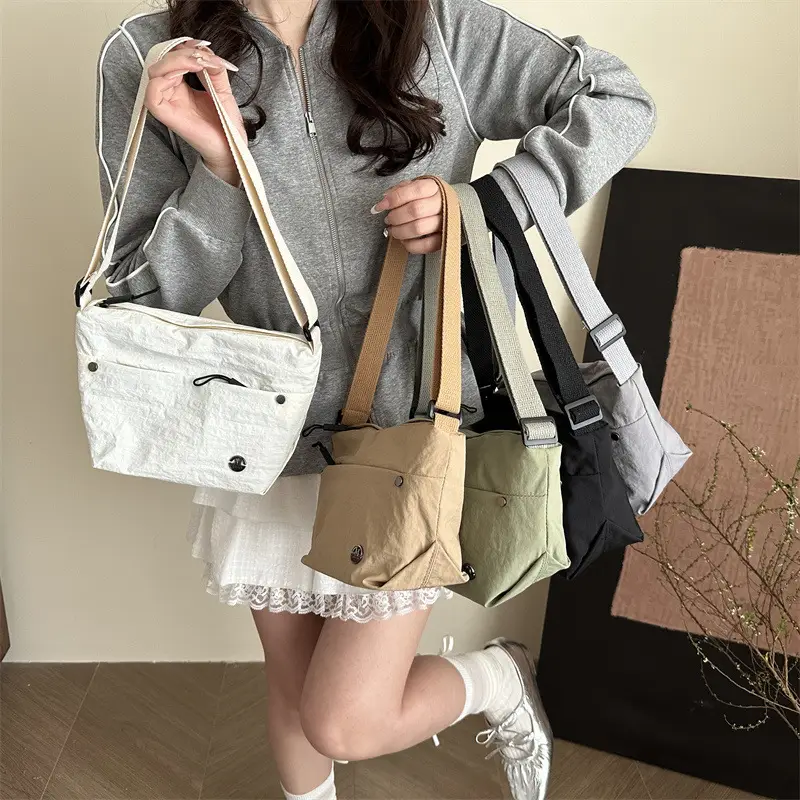 Black Nylon Crossbody Bag Lightweight Large Capacity 2025 - Image 6