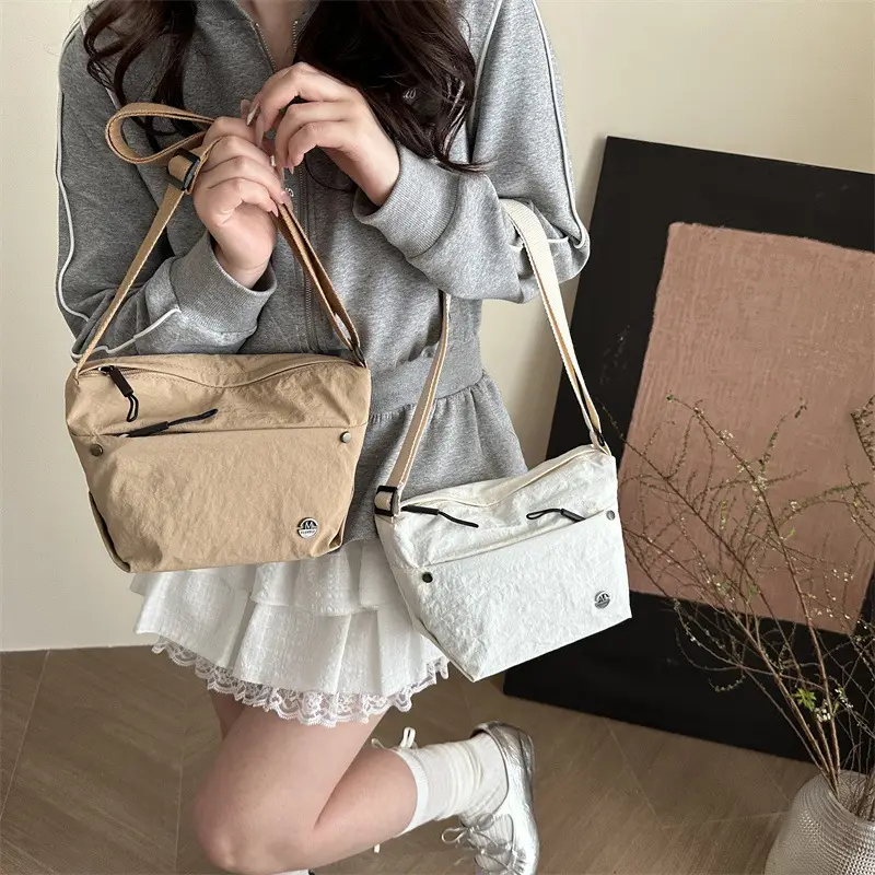 Black Nylon Crossbody Bag Lightweight Large Capacity 2025 - Image 8