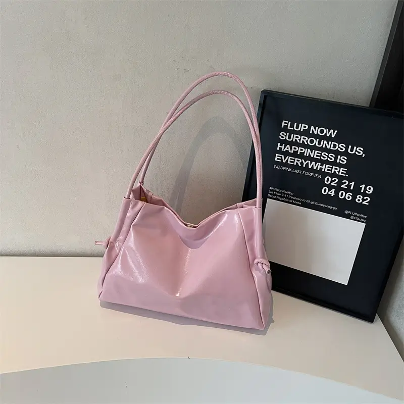 Stylish White Shoulder Bag for Women - Image 7