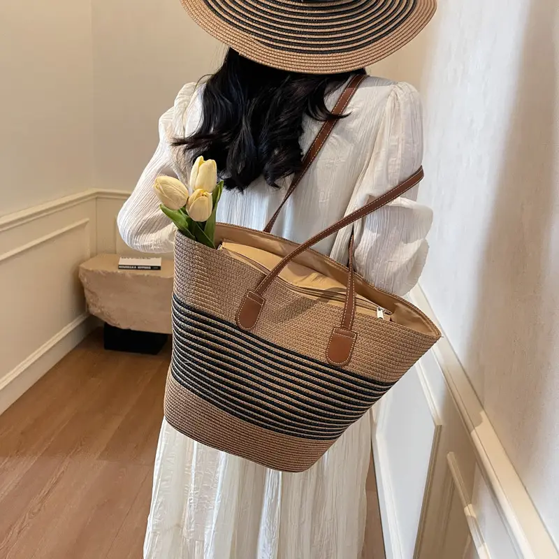 Women Straw Tote Bag Large Capacity Summer Shoulder Bag - Image 4