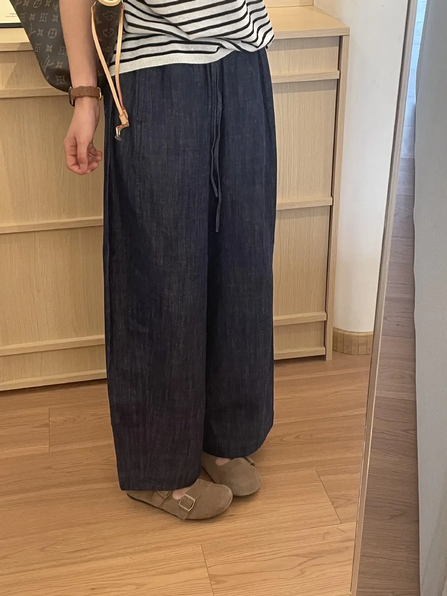 Women's Dark Blue Linen Jeans with Tote Bag — feature 4