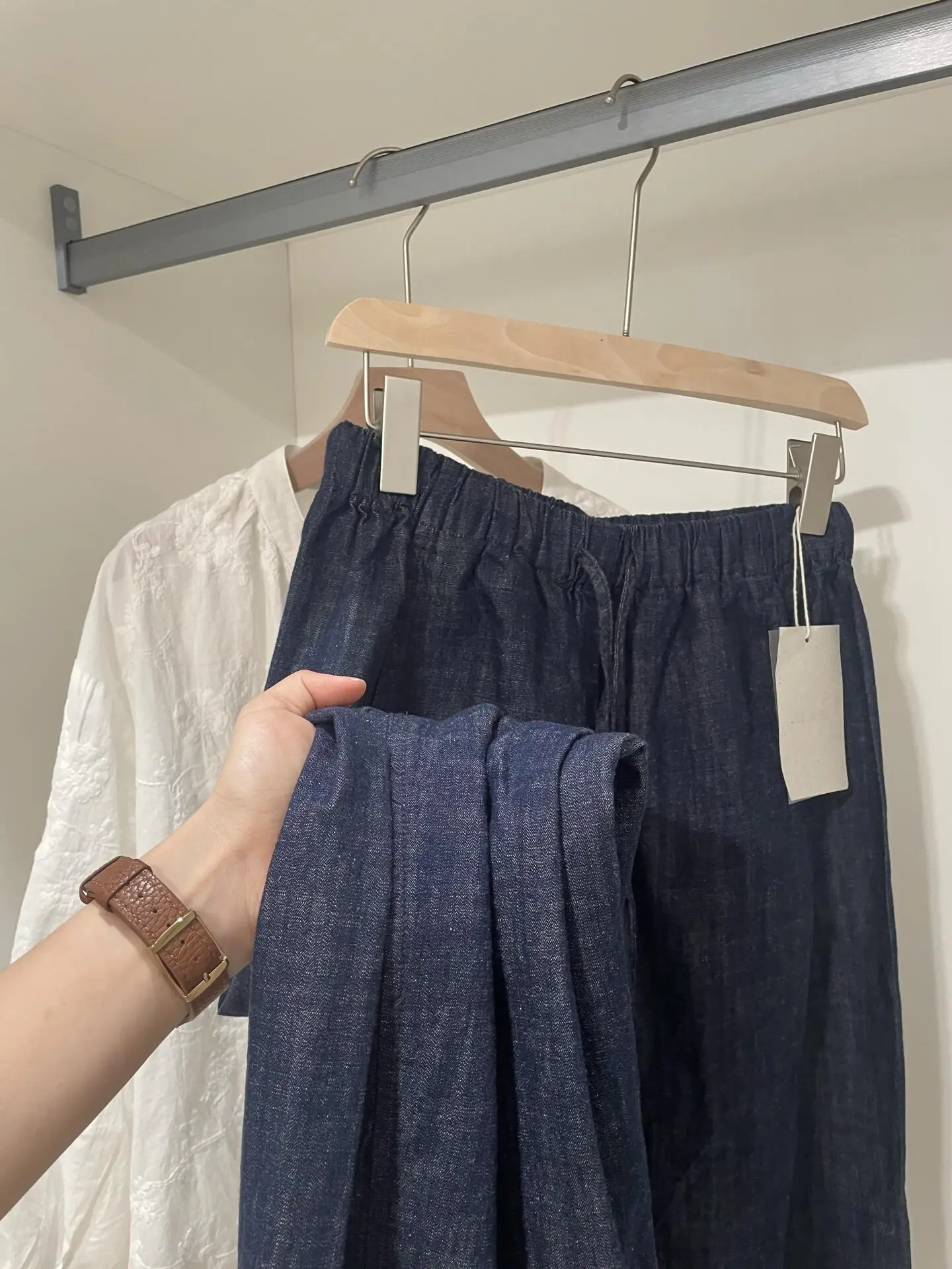 Women's Dark Blue Linen Jeans with Tote Bag — feature 5