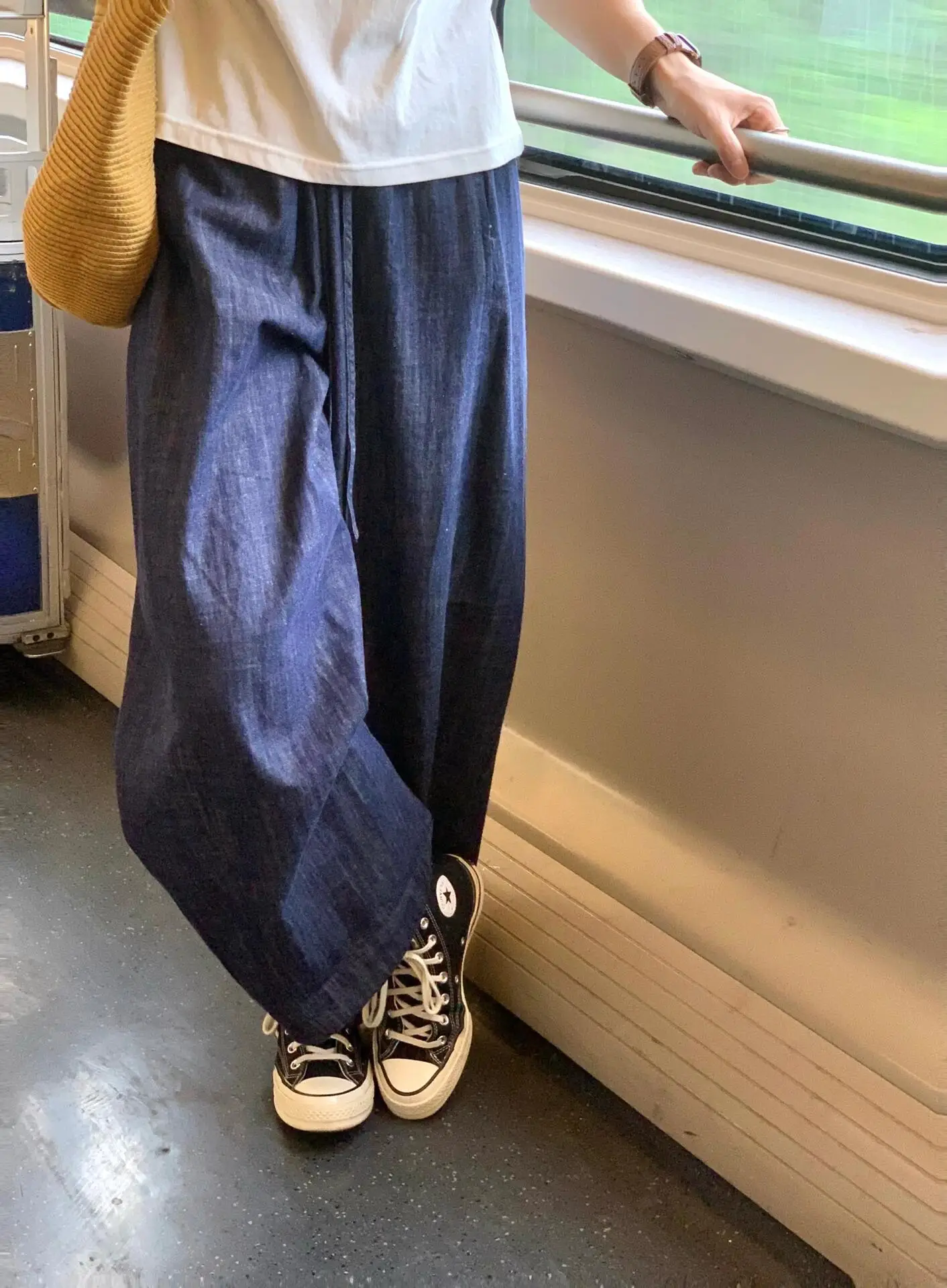 Women's Dark Blue Linen Jeans with Tote Bag — feature 8