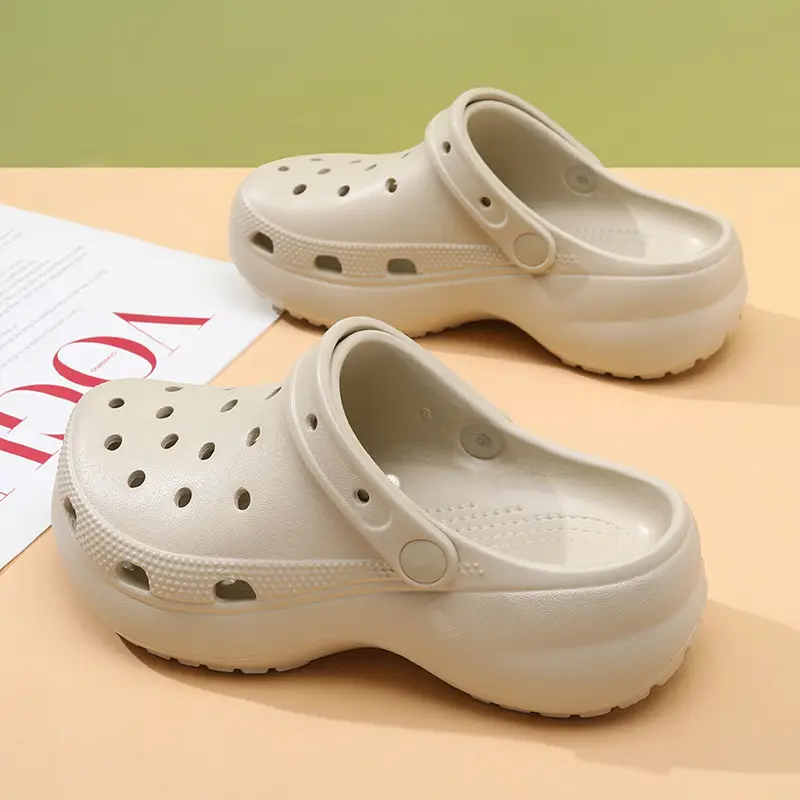 New Cloud Hole Shoes Women's Summer Outer Wear Thick Sole Slippers Increased 4cm Non-slip Wear-resistant Deodorant Camping Sandals