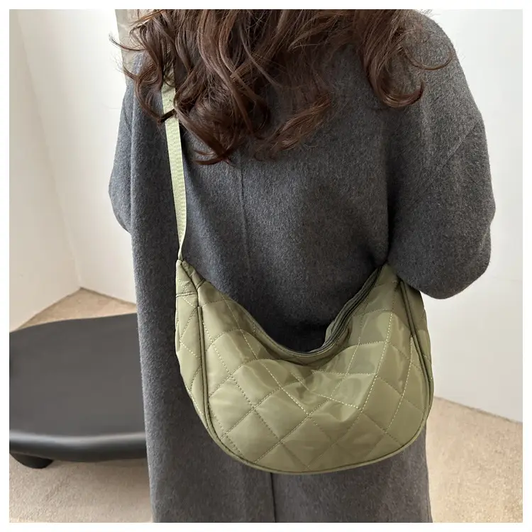 White Quilted Shoulder Bag for Women Large Capacity — feature 13