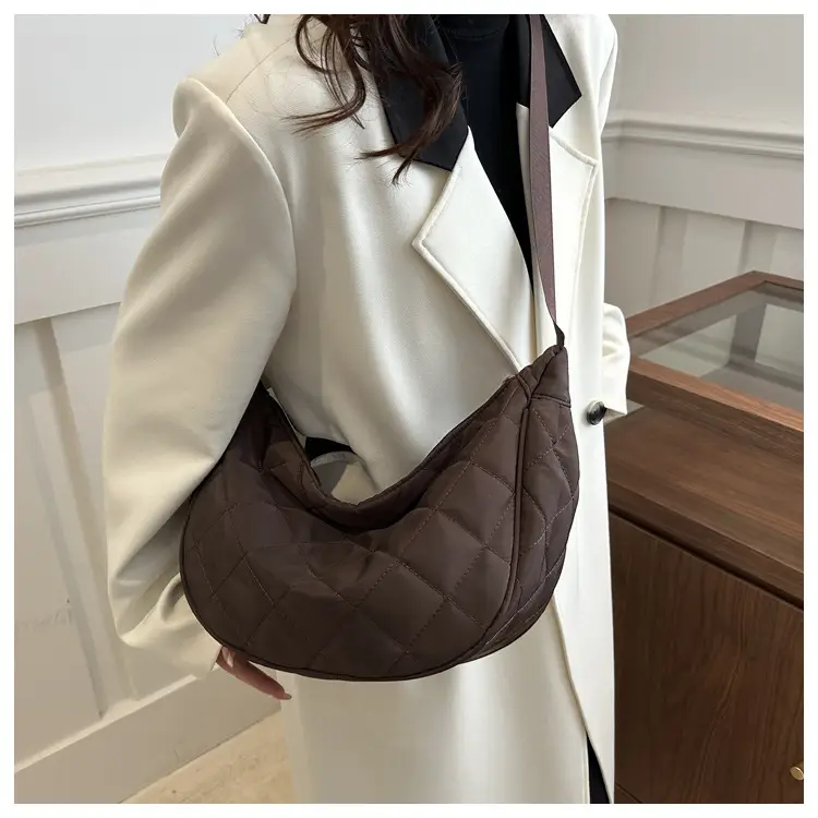 White Quilted Shoulder Bag for Women Large Capacity — feature 14
