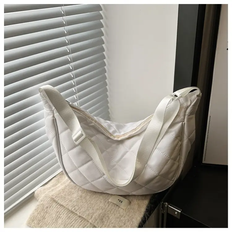 White Quilted Shoulder Bag for Women Large Capacity — feature 21