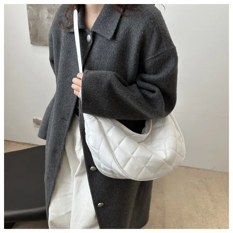 White Quilted Shoulder Bag for Women Large Capacity — feature 8