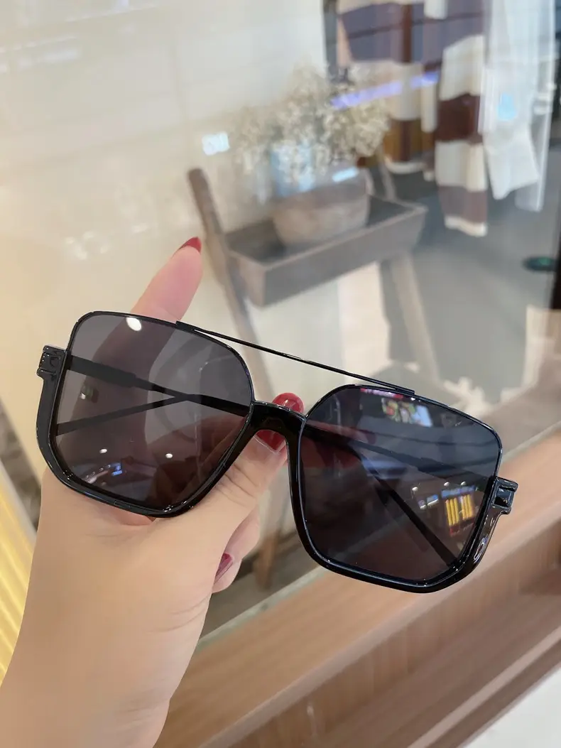 New Women's Large Frame Sunglasses with Pink Tinted Lens — feature 11