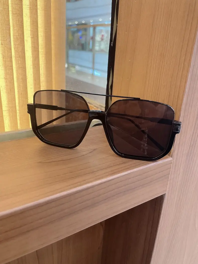 New Women's Large Frame Sunglasses with Pink Tinted Lens — feature 13