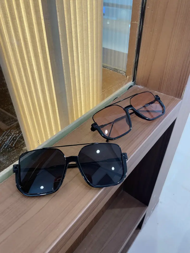 New Women's Large Frame Sunglasses with Pink Tinted Lens — feature 4