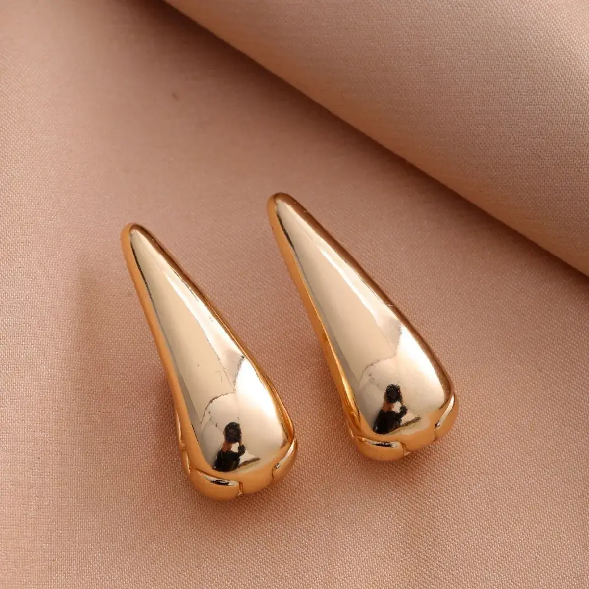 European American Textured Gold Earrings Set