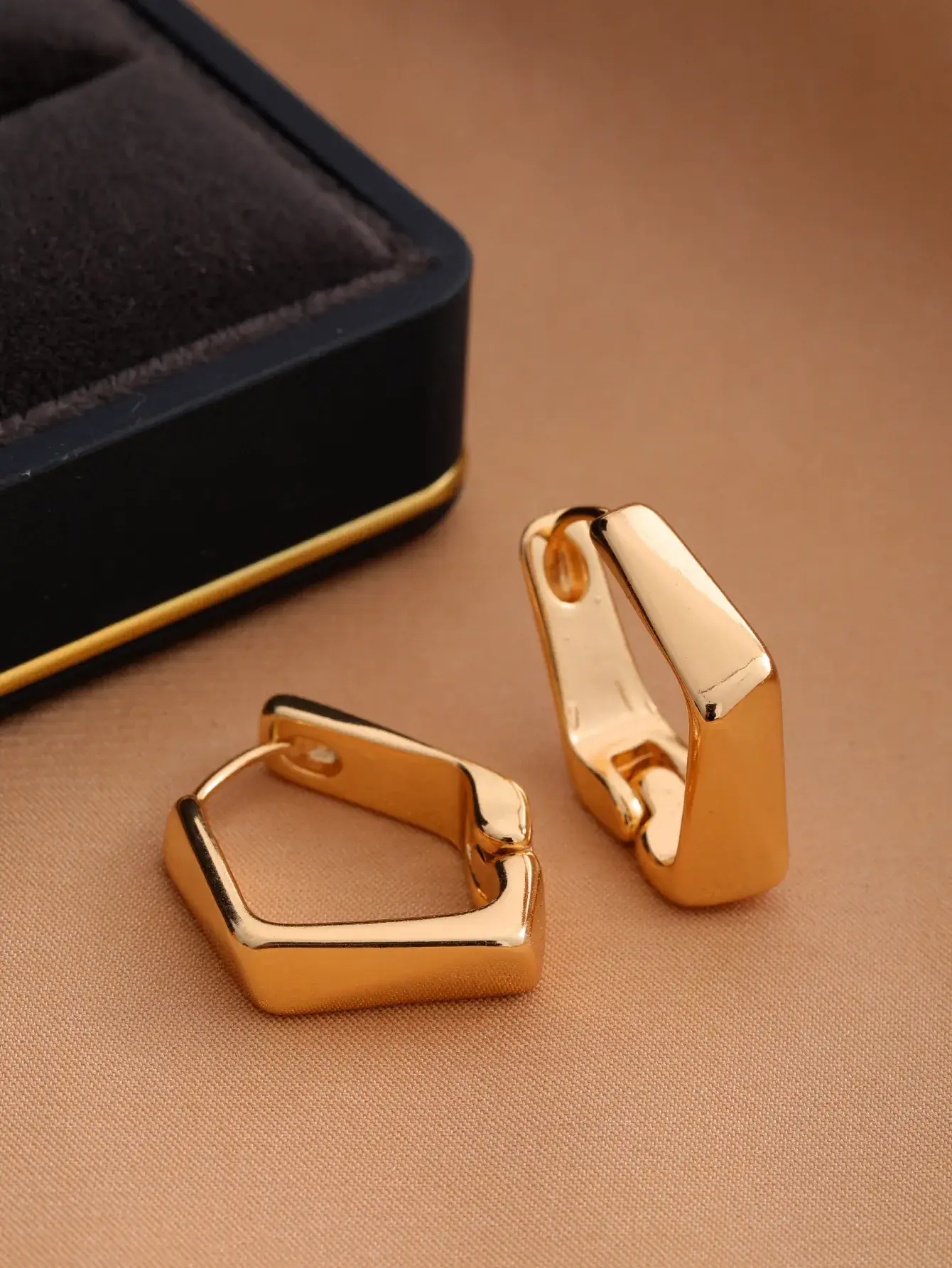 European American Textured Gold Earrings Set