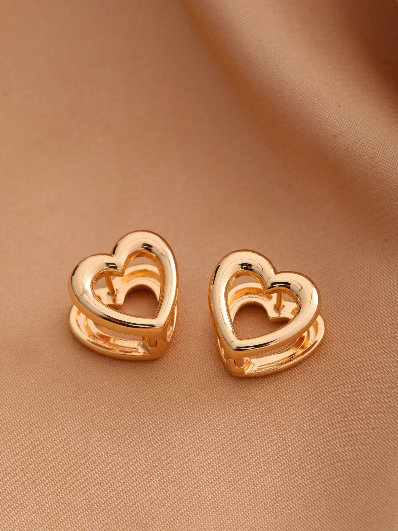 European American Textured Gold Earrings Set