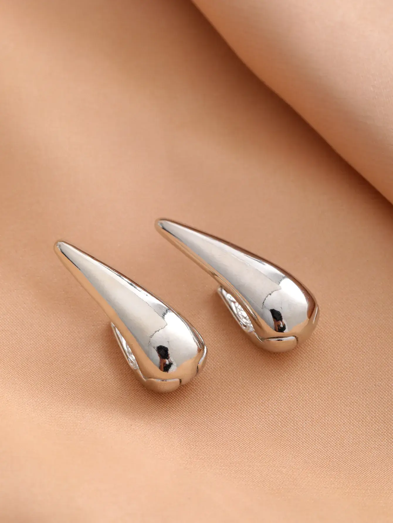 European American Textured Gold Earrings Set