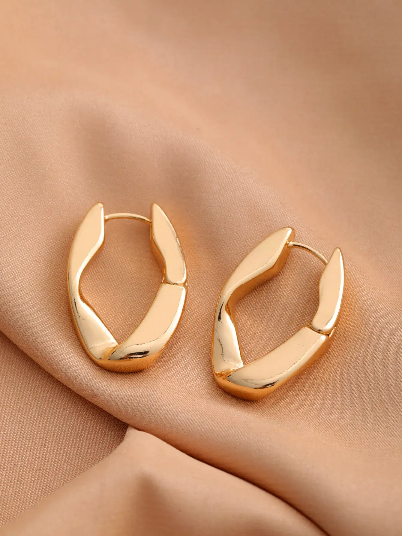 European American Textured Gold Earrings Set