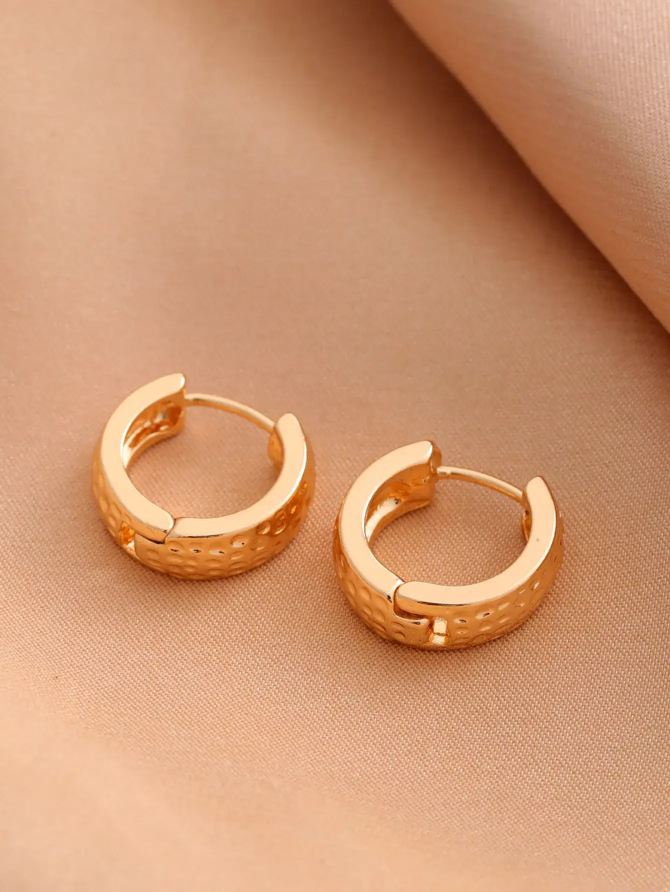 European American Textured Gold Earrings Set