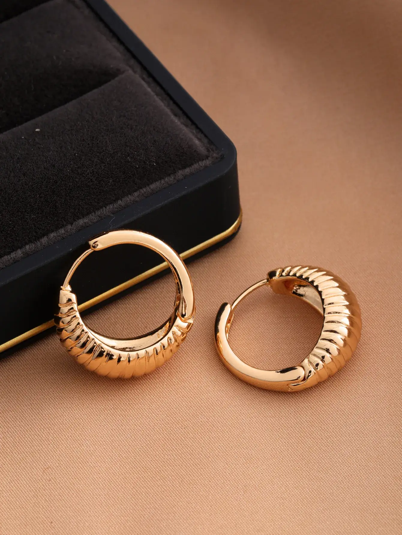 European American Textured Gold Earrings Set