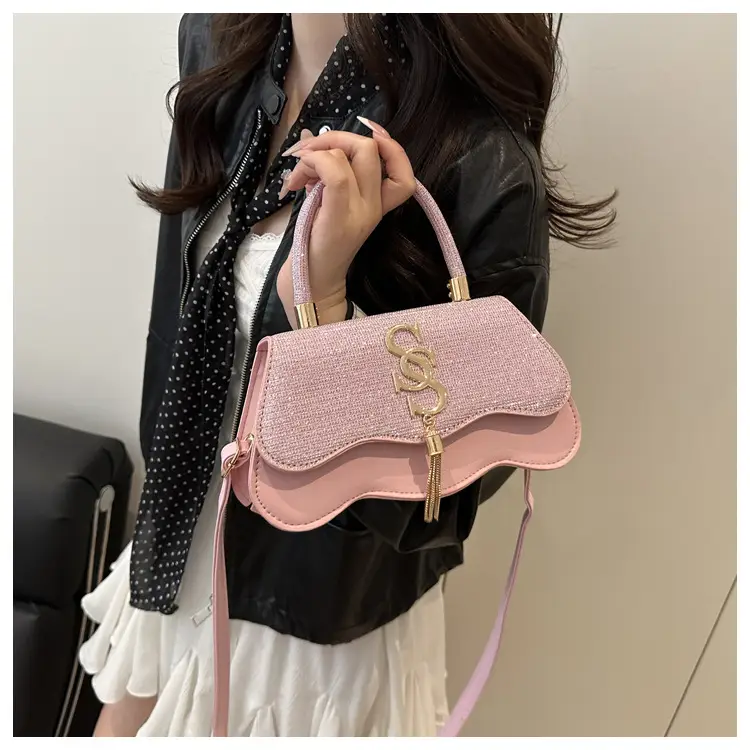 Red Glitter Letter Hardware Shoulder Bag — feature 14